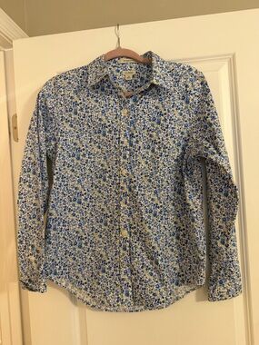 L.L. Bean Blue and Yellow Floral Button-Down Shirt - Women Wrinkle Free Cotton